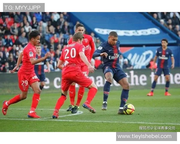 欧联杯精彩对决本菲卡大胜巴黎圣日耳曼神扑瞬间震撼全场数据分析